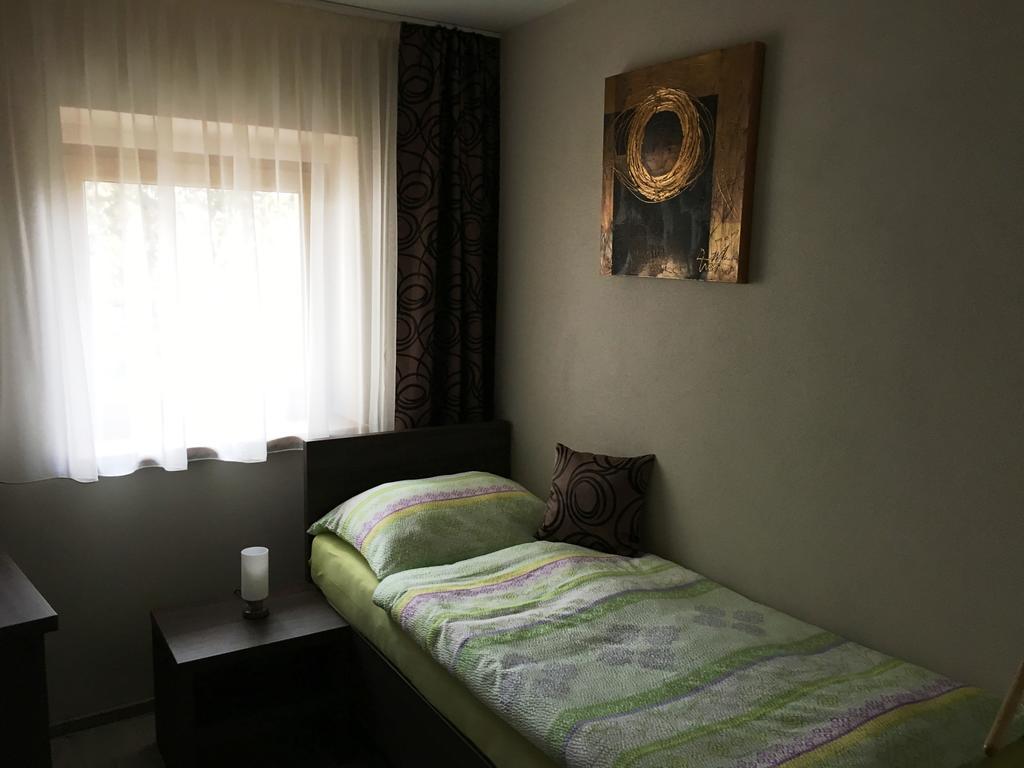 Pikolo - Izby Na Prenajom Hotel Nové Mesto nad Váhom Екстериор снимка