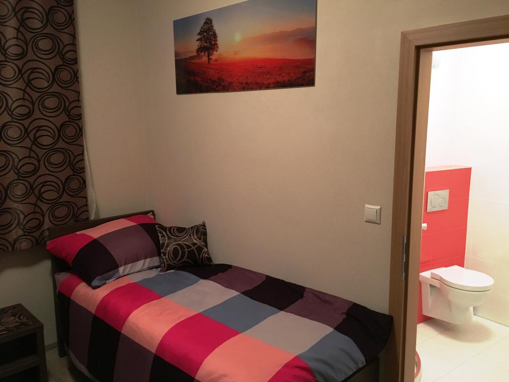 Pikolo - Izby Na Prenajom Hotel Nové Mesto nad Váhom Екстериор снимка